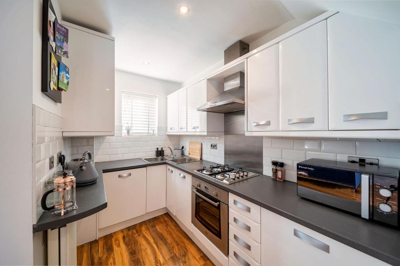 Charming & Central House With Garden And Free Parking Beverley Bagian luar foto