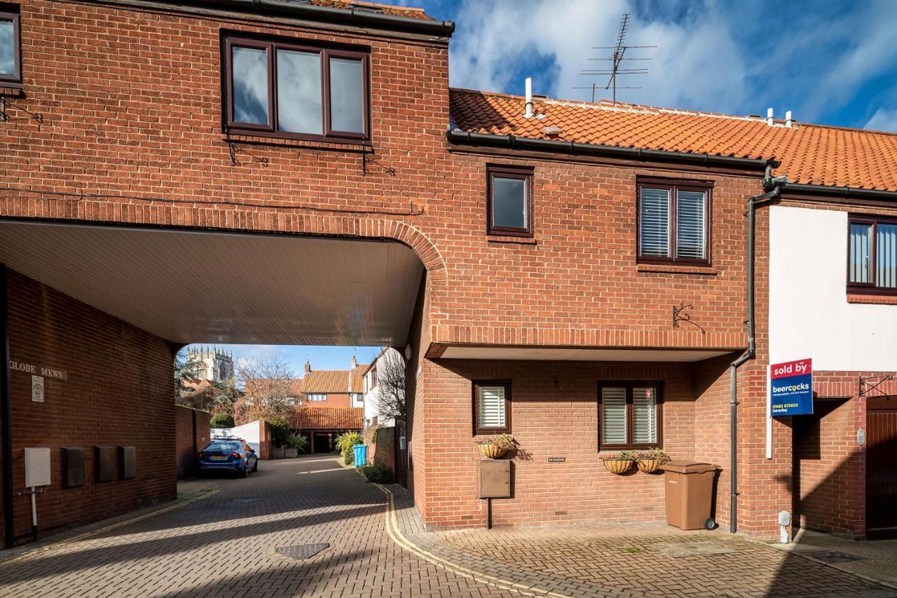 Charming & Central House With Garden And Free Parking Beverley Bagian luar foto